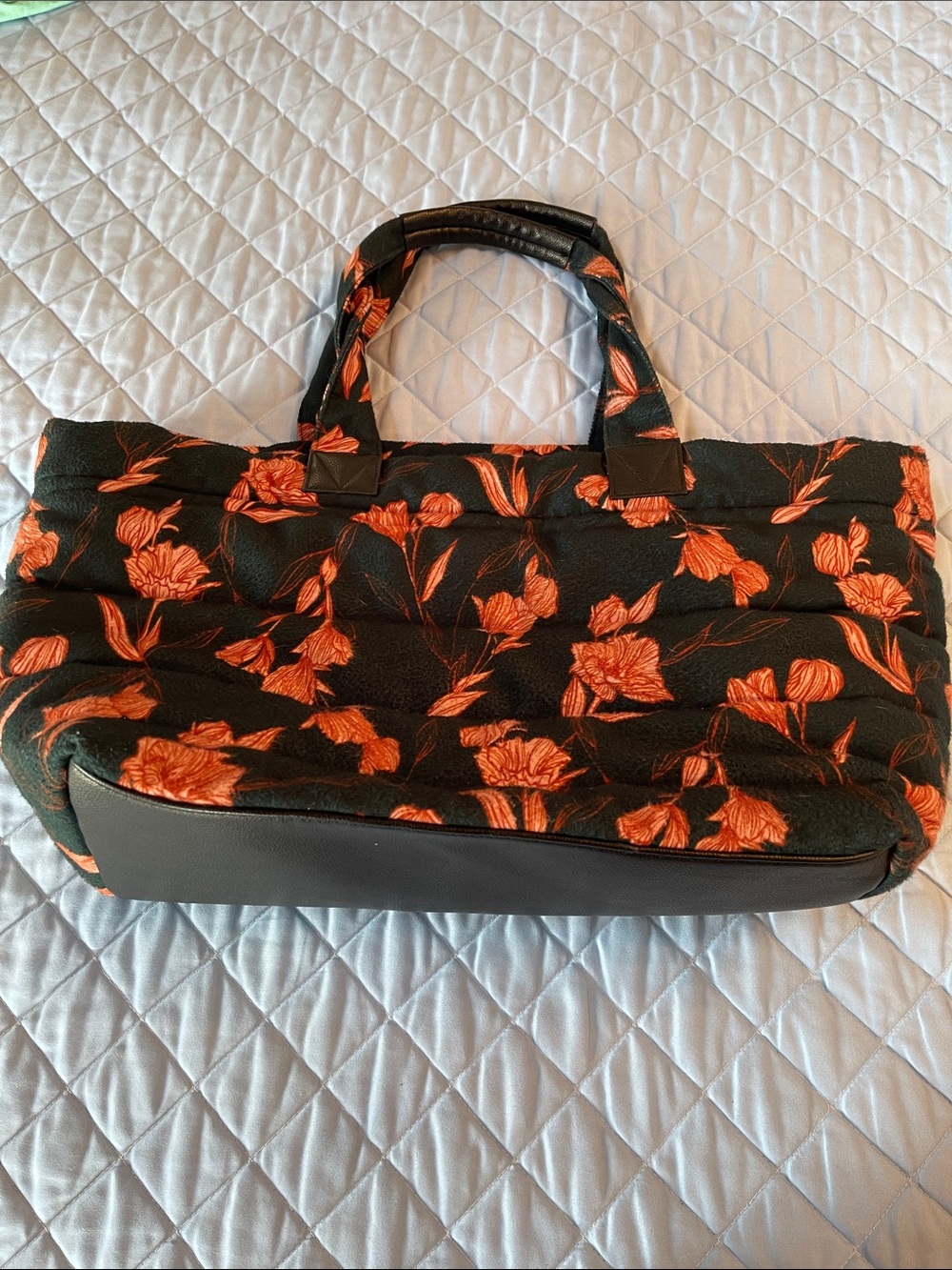 Super cute weekender bag